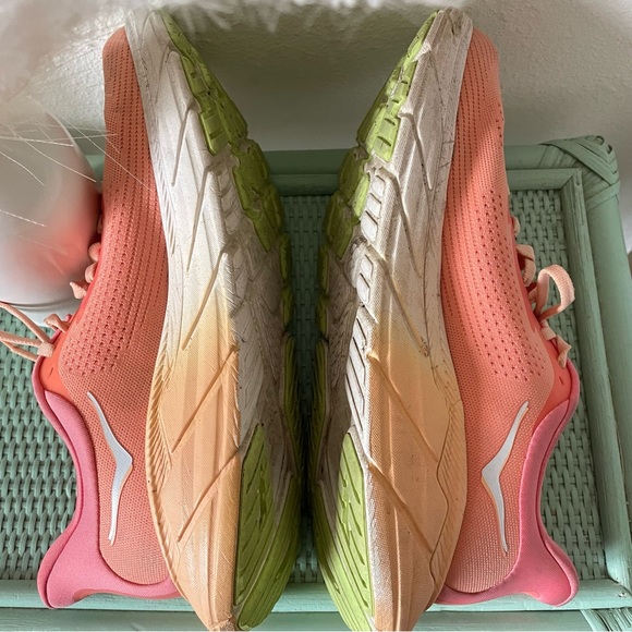 Hoka Arahi 7 Sneakers Hoka Papaya Sneakers Hoka Running Shoes - Picture 7 of 10